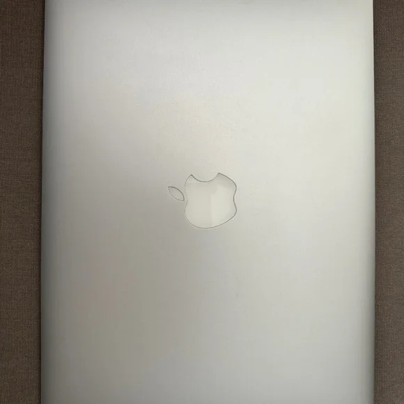 Apple | Computers, Laptops & Parts | Silvergrey Macbook Air 24